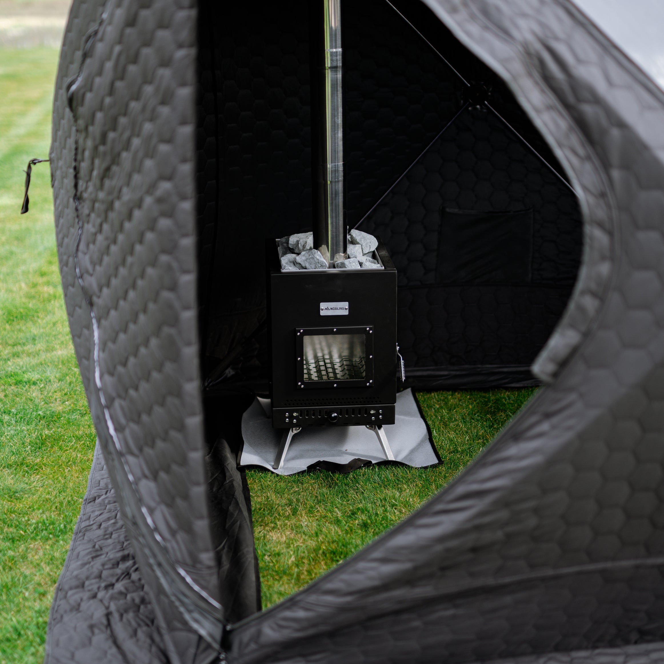 Set: Saunatent Isen 2.0 + Saunaoven + Sauna-accessoires + Regenbescherming + Tweetraps bank